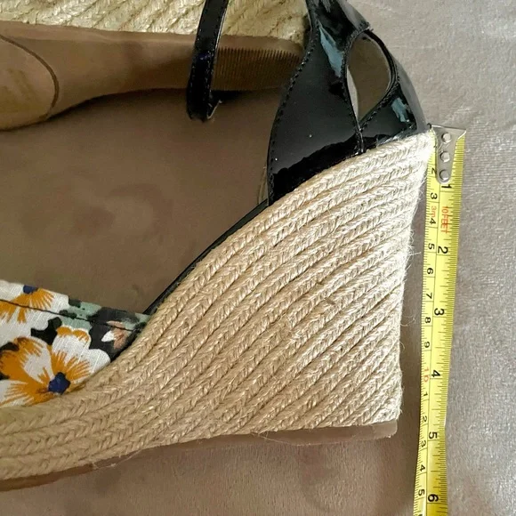 Women’s black floral espadrilles size 9M - Picture 8 of 9